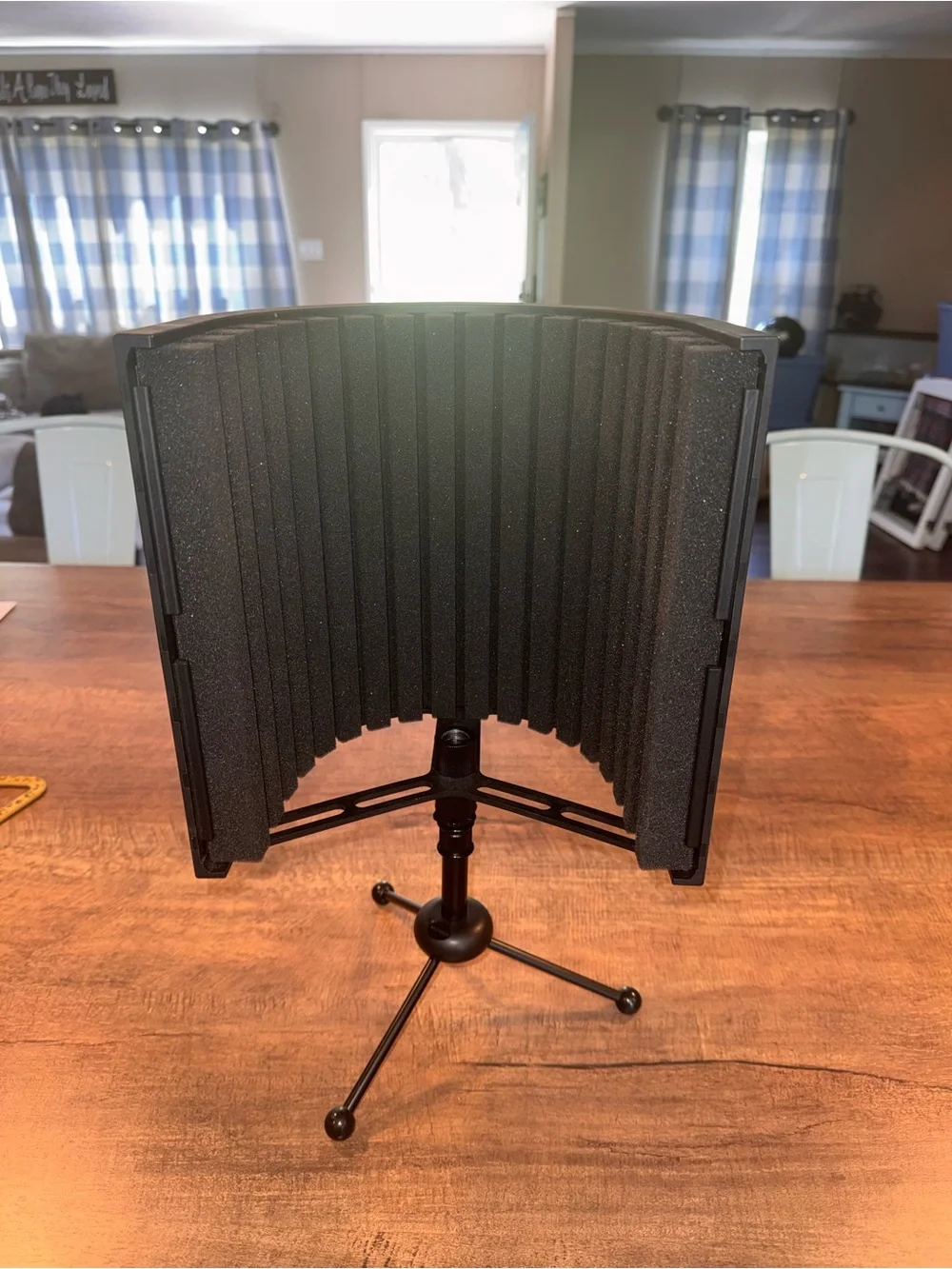 NEEWER NW-12 Microphone Isolation Shield Pop Filter w/ Desktop Tripod Stand